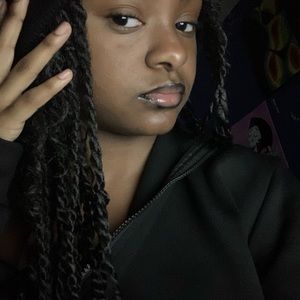 Meet your Posher, Karina